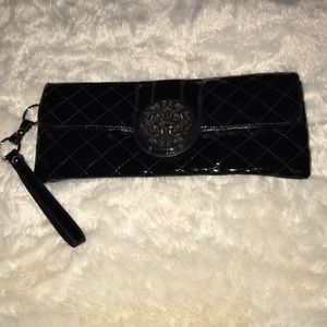 Quilt patterned patent clutch/wristlet